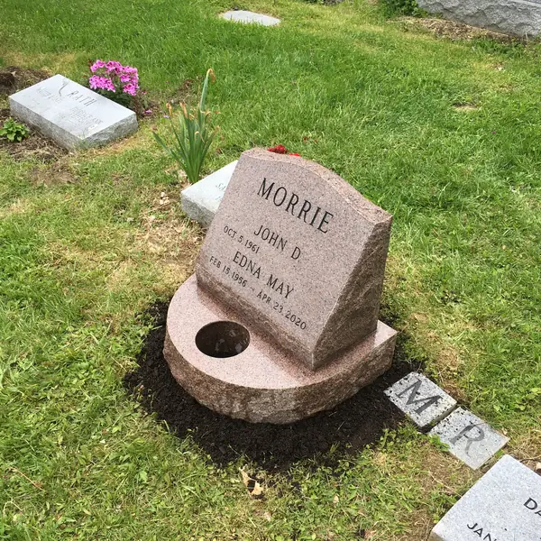 Slant monument in granite