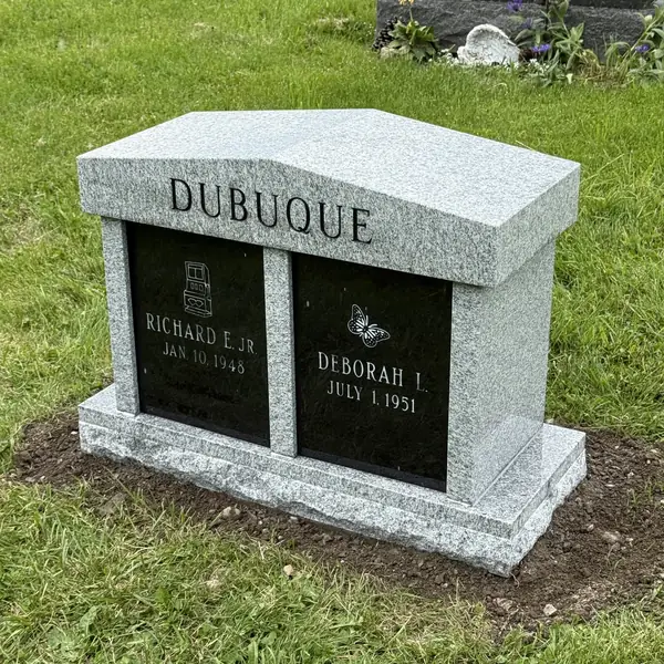 Cremation memorial by Champlain Monuments
